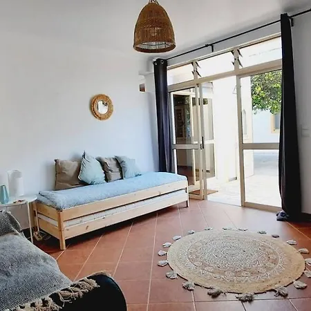 House Caravela Near The Waterfront Nyaraló